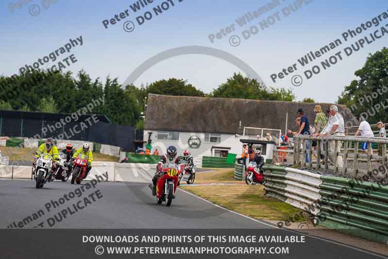Vintage motorcycle club;eventdigitalimages;mallory park;mallory park trackday photographs;no limits trackdays;peter wileman photography;trackday digital images;trackday photos;vmcc festival 1000 bikes photographs